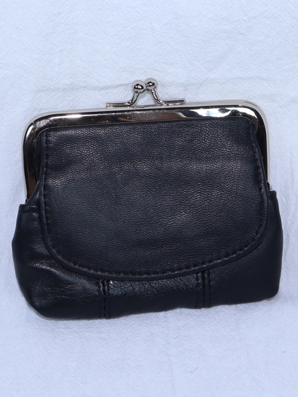 Genuine Leather Women's Change Coin Purse Black Kiss Clasp Front Flap Pocket